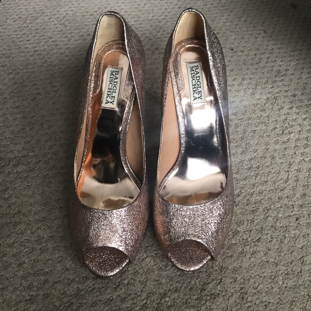 Badgley Mischka rose gold pumps